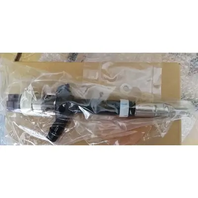 Original Denso Toyota Hilux SR 2.5L 2KD Diesel Fuel Injector - 4 Pin Model 23670-30030