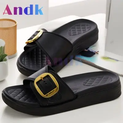 Keling Sandal Pantai Merah dan Selipar Fesyen Wanita Bergaya Musim Panas di Tepi Percutian Memakai